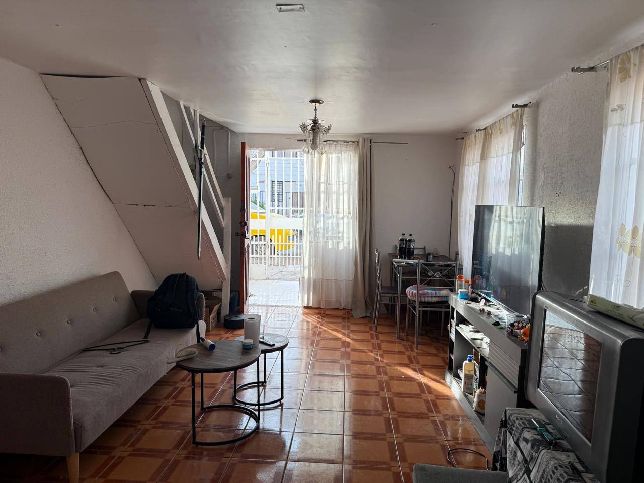 POBLACION LOS VOLCANES - CASA REFACCIONADA.-