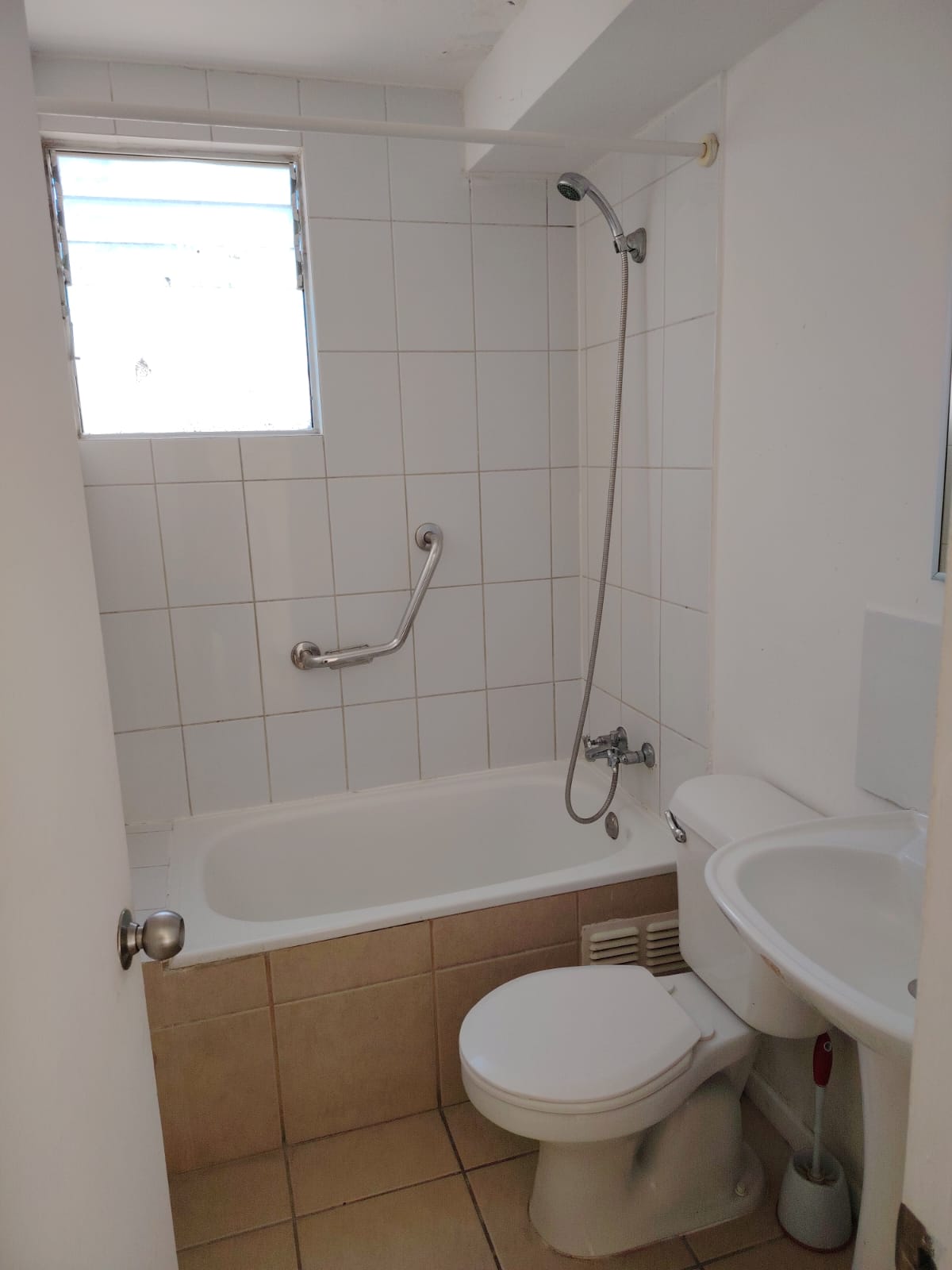 EXCELENTE DEPTO. COND. TRES PUNTAS