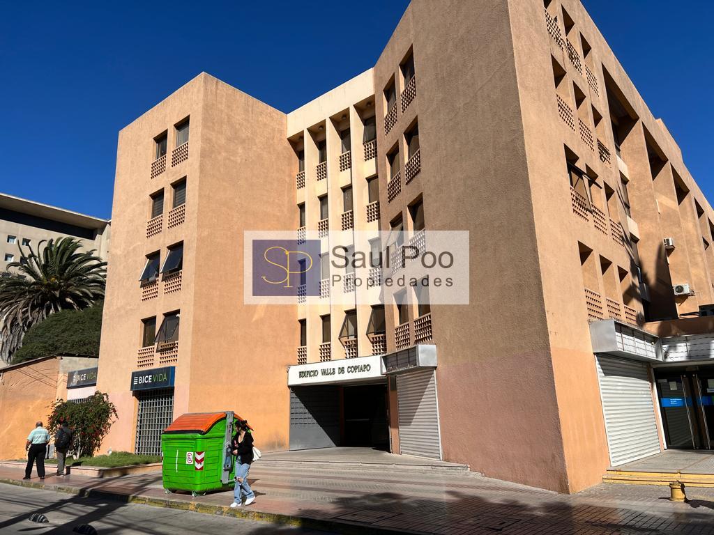 PLENO CENTRO - OFICINA - EDIFICIO VALLE COPIAPO.-