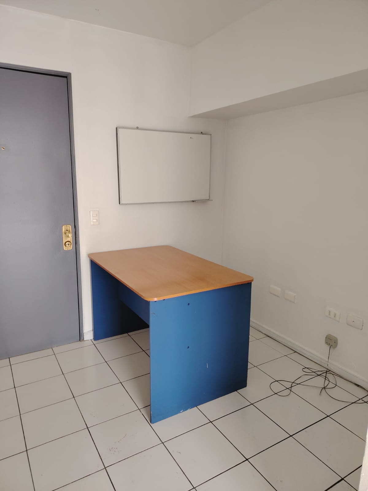 PLENO CENTRO - OFICINA - EDIFICIO VALLE COPIAPO.-