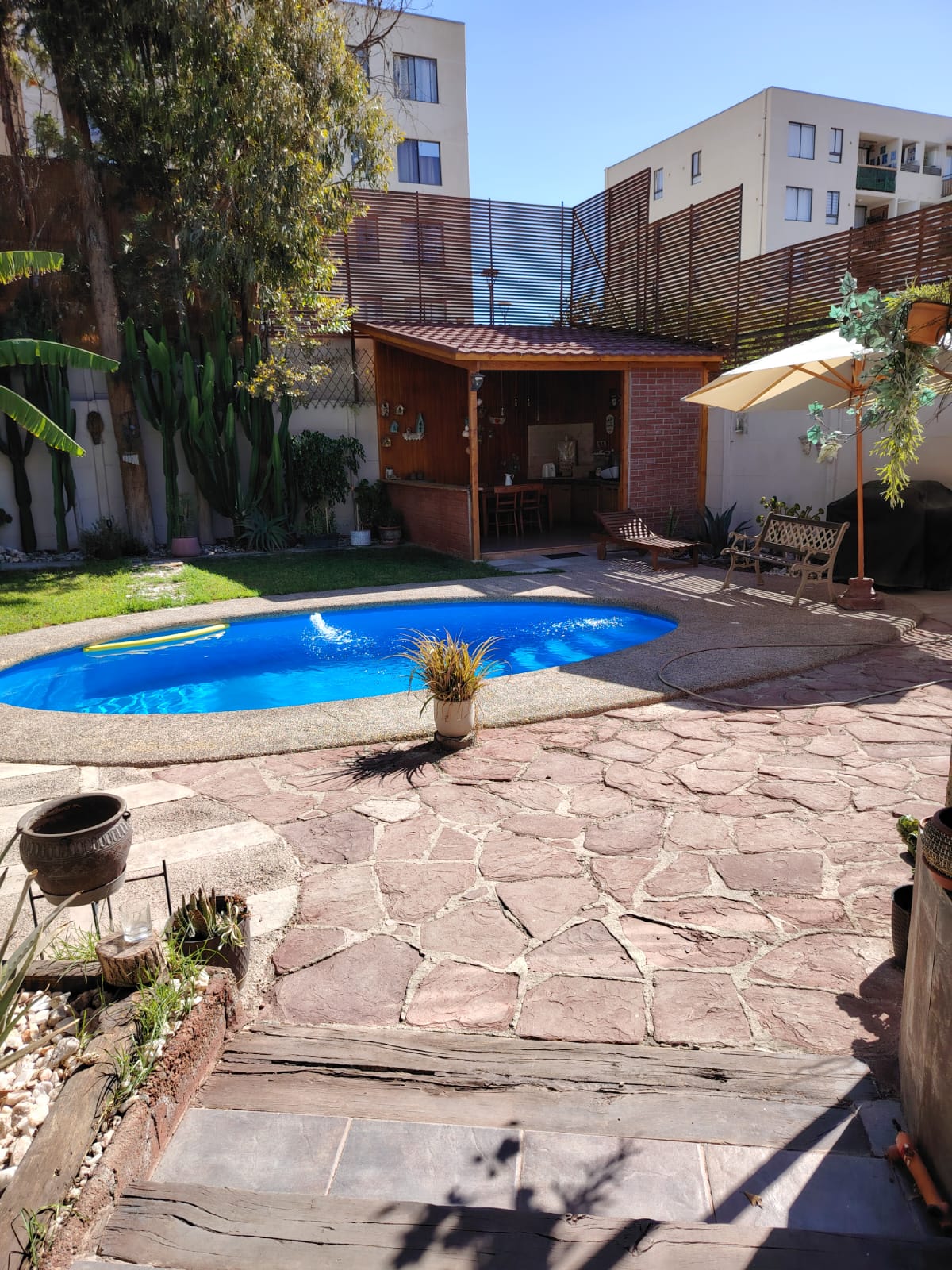 VILLA EL PINAR - EXCLUSIVA CASA.-