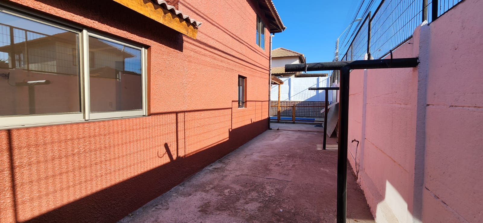 LINDA CASA SECTOR DE PEÑUELAS - COQUIMBO.-