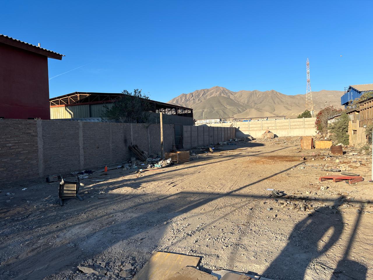 EXCELENTE TERRENO/GALPON Y CASA-BARRIO INDUSTRIAL PAIPOTE.-