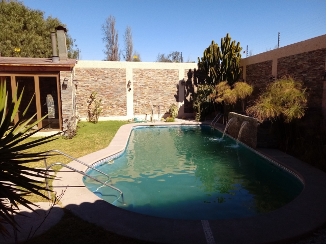 HERMOSA CASA ESTILO COLONIAL - VILLA SANTA LUISA.- 