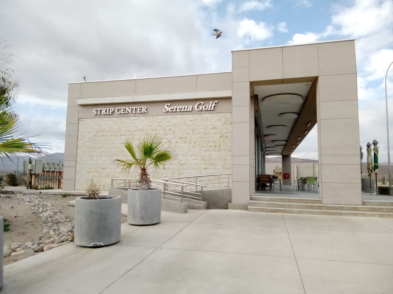 EXCLUSIVA CASA CONDOMINIO CLUB SERENA GOLF.-