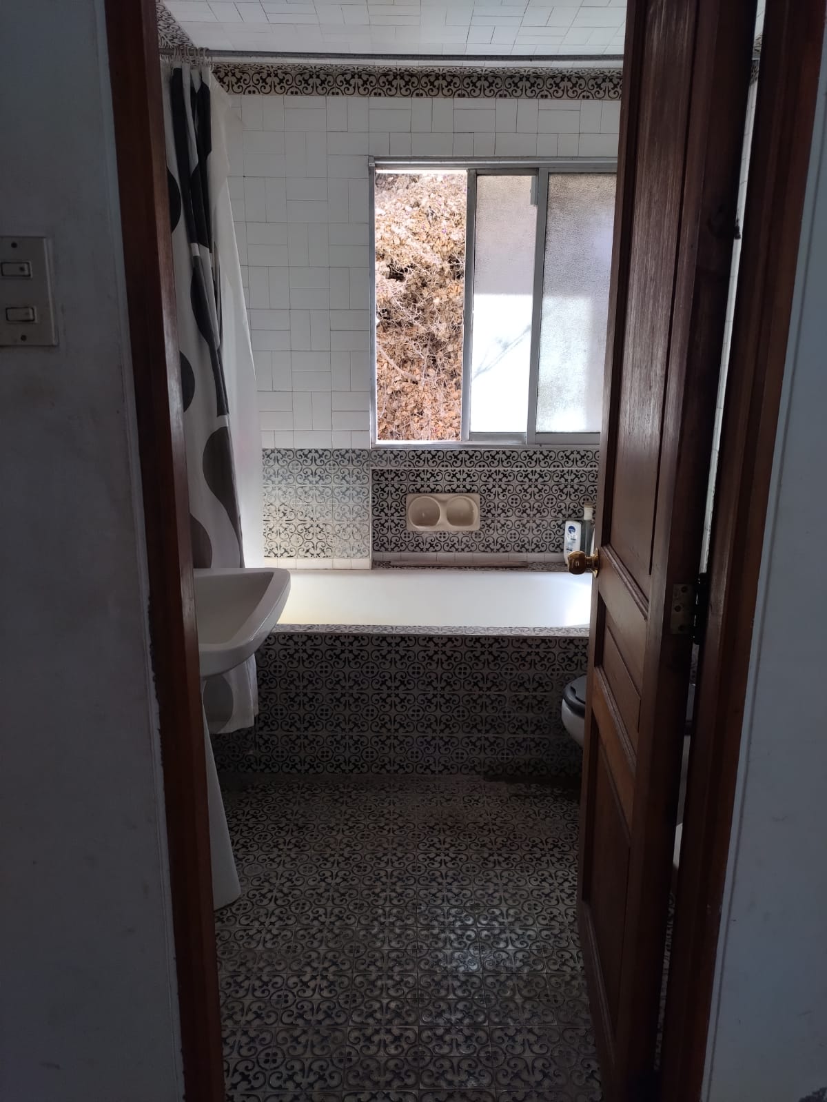 GRAN PROPIEDAD AV.HENRIQUEZ - ESPECIAL EMPRESAS.- * REBAJADA*