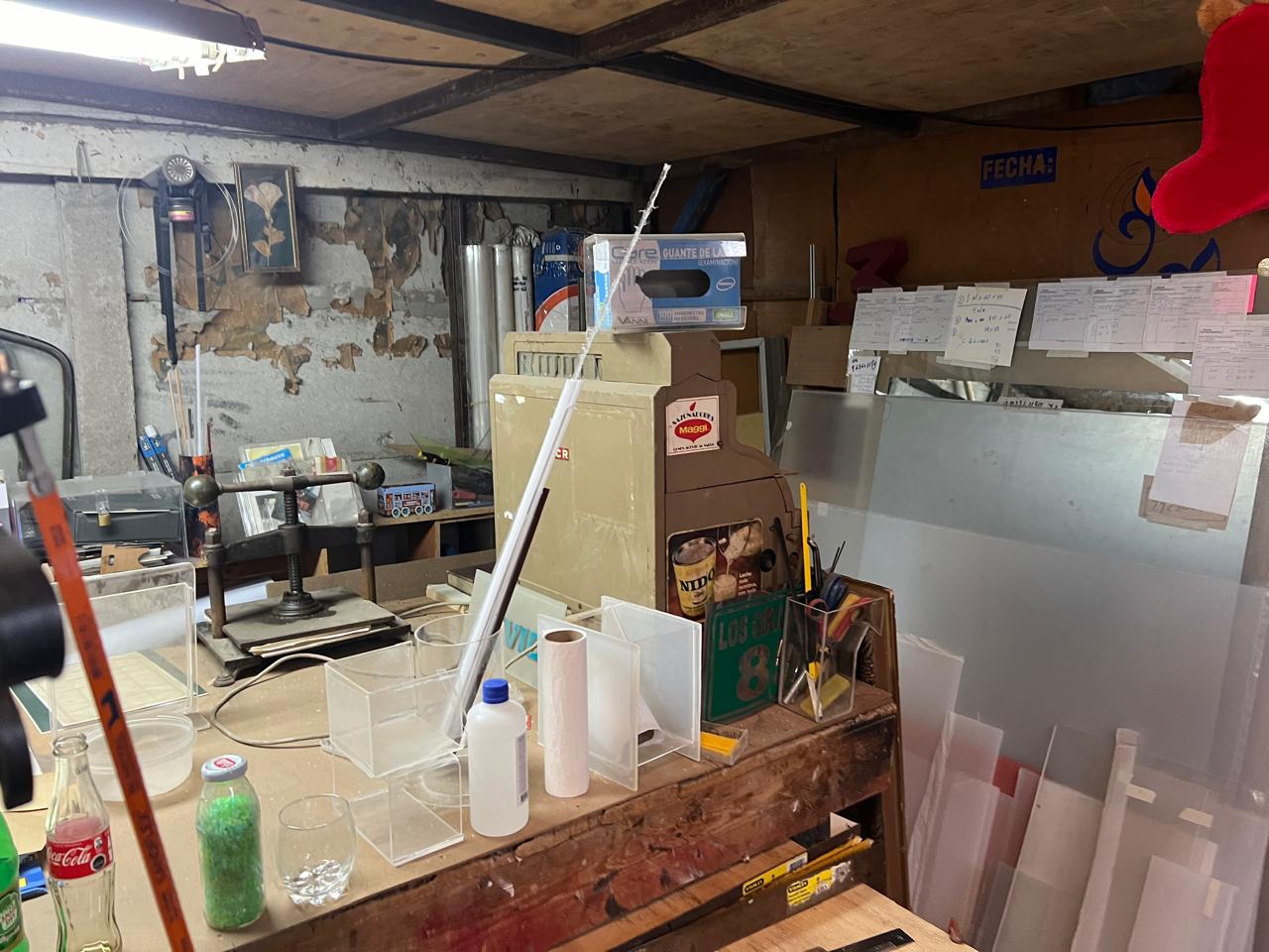 GRAN LOCAL COMERCIAL PLENO CENTRO - CALLE LOS CARRERA.-