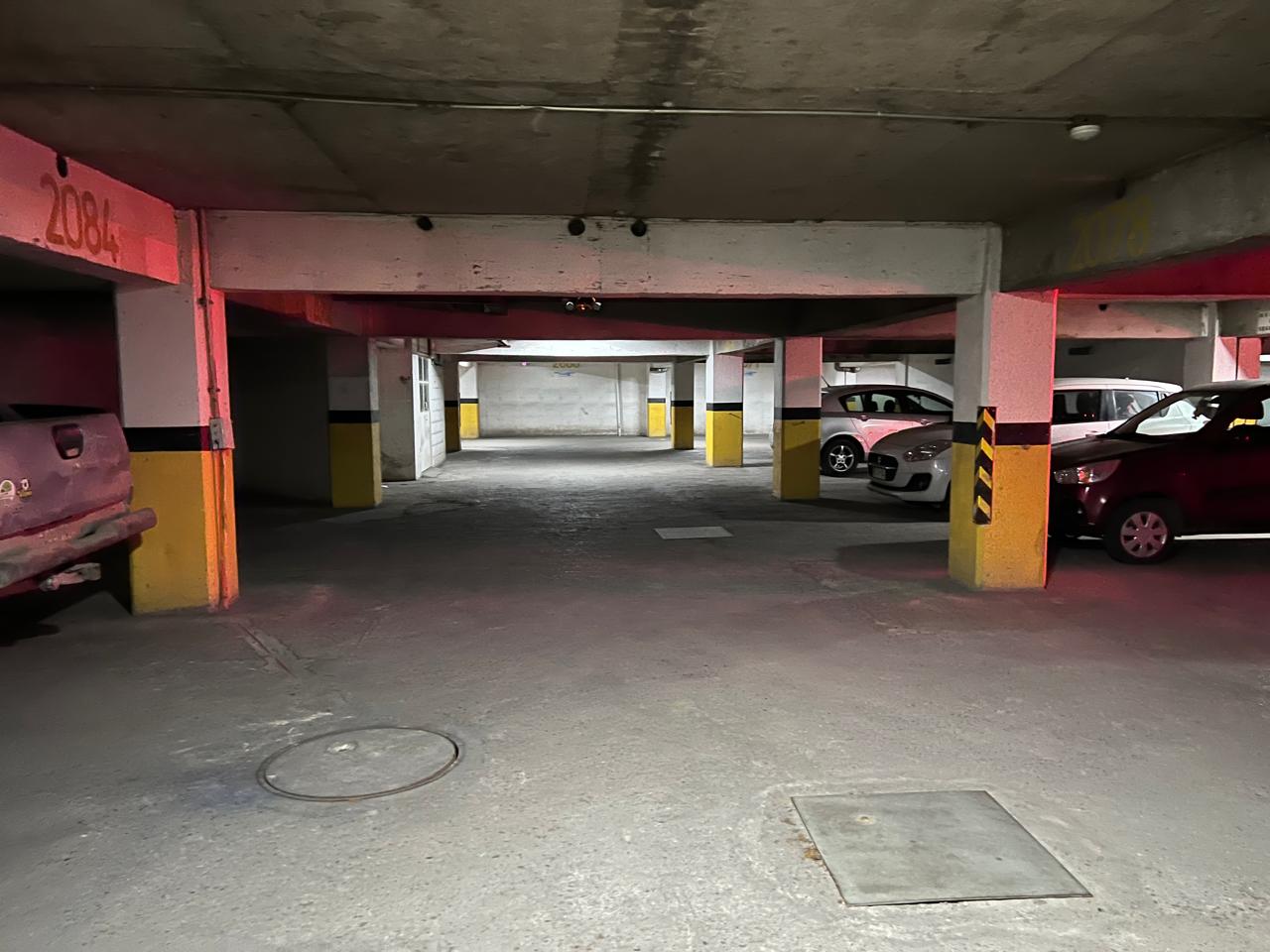 OPORTUNIDAD - ESTACIONAMIENTO - CENTRO PLAZA REAL.-