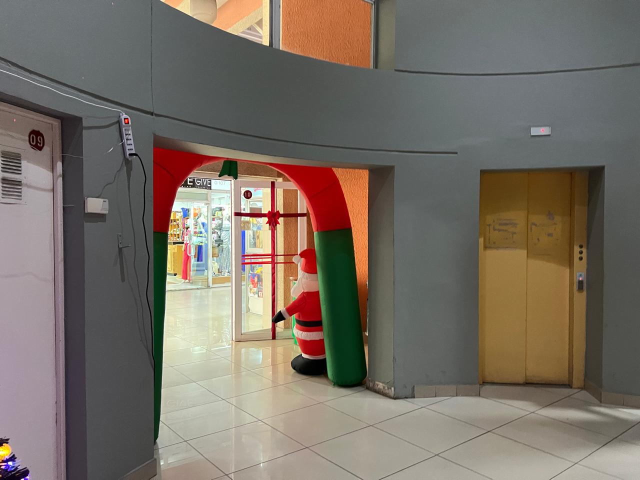 OPORTUNIDAD - ESTACIONAMIENTO - CENTRO PLAZA REAL.-