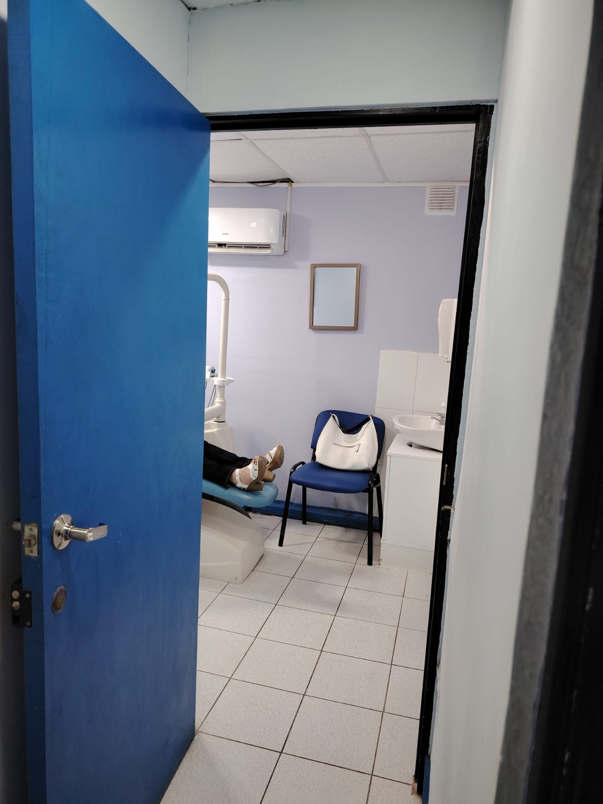 EDIFICIO CONSULTAS MEDICAS - CALLE VAN BUREN.-