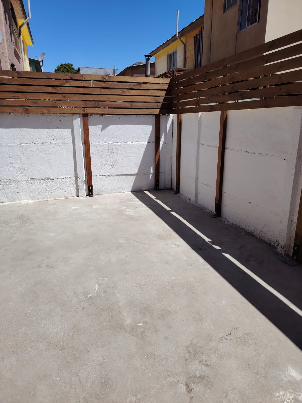 TOTALMENTE REFACCIONADA-CASA 2 PISOS EL PALOMAR