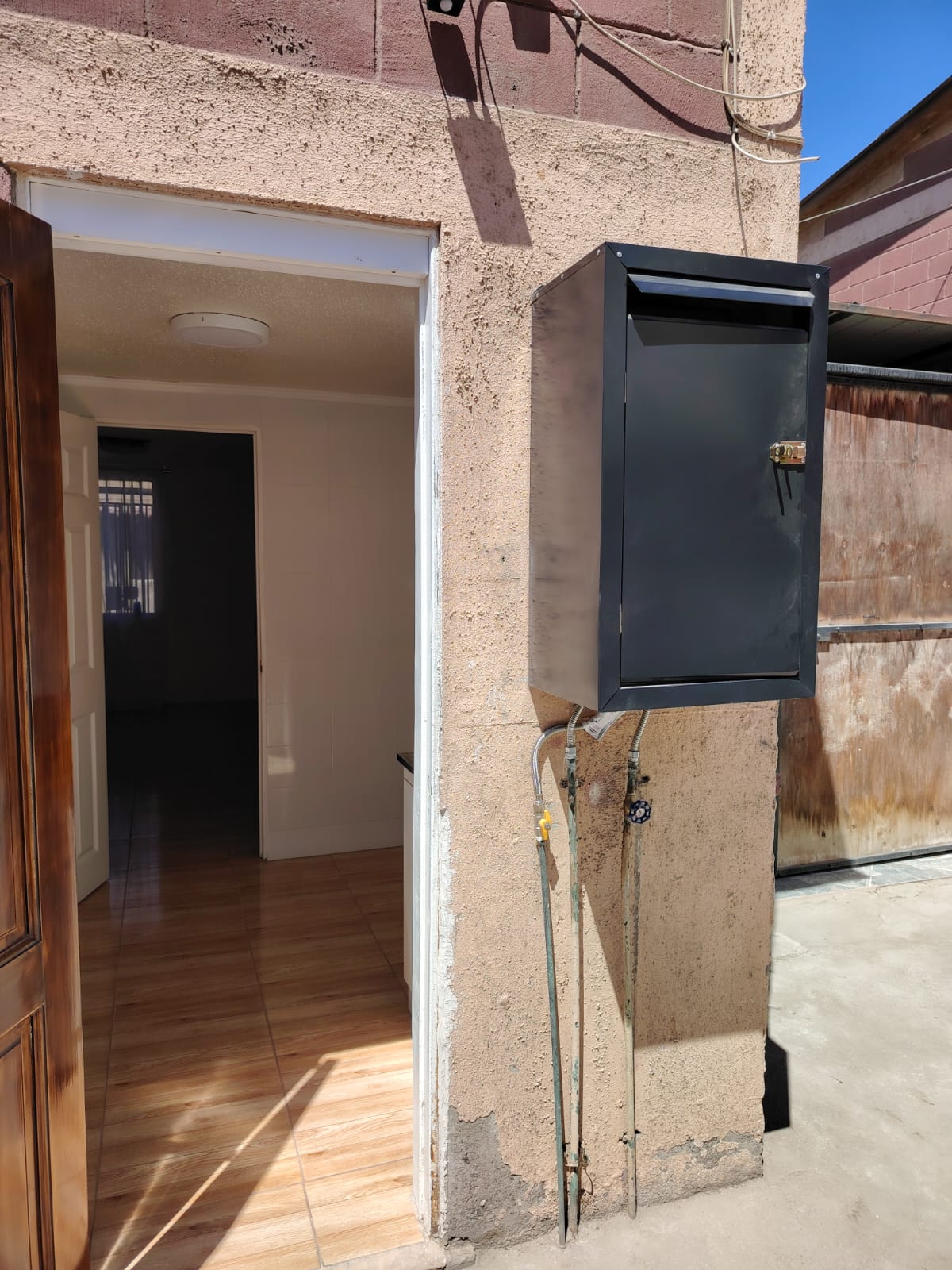 TOTALMENTE REFACCIONADA-CASA 2 PISOS EL PALOMAR