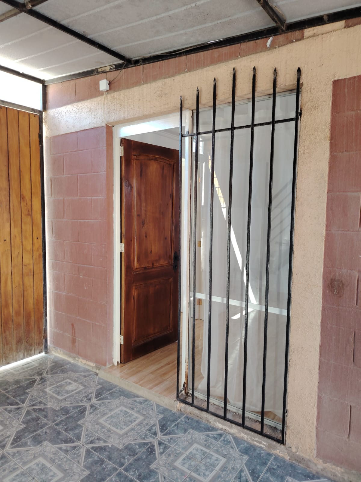 TOTALMENTE REFACCIONADA-CASA 2 PISOS EL PALOMAR