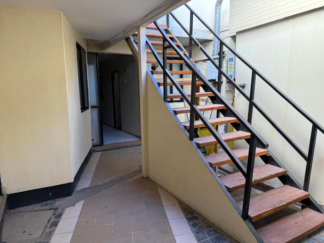 SOLO EMPRESAS - GRAN HOSTAL - AV. CIRCUNVALACION.-