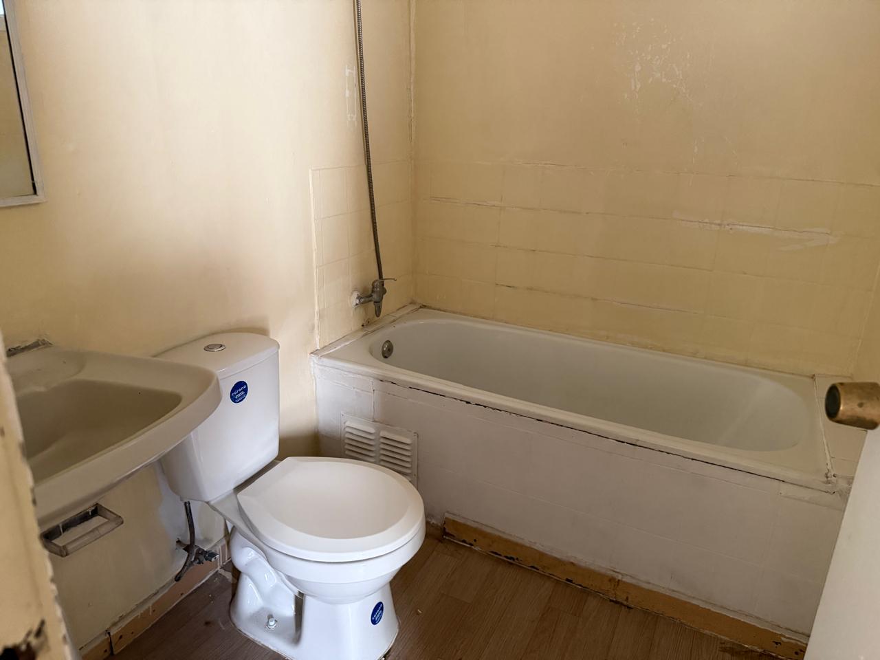 SOLO EMPRESAS - GRAN HOSTAL - AV. CIRCUNVALACION.-