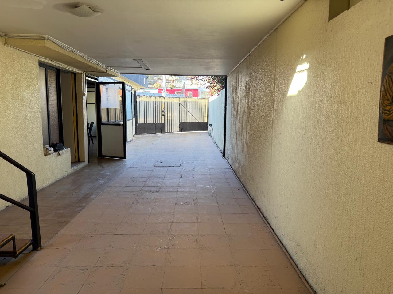 SOLO EMPRESAS - GRAN HOSTAL - AV. CIRCUNVALACION.-