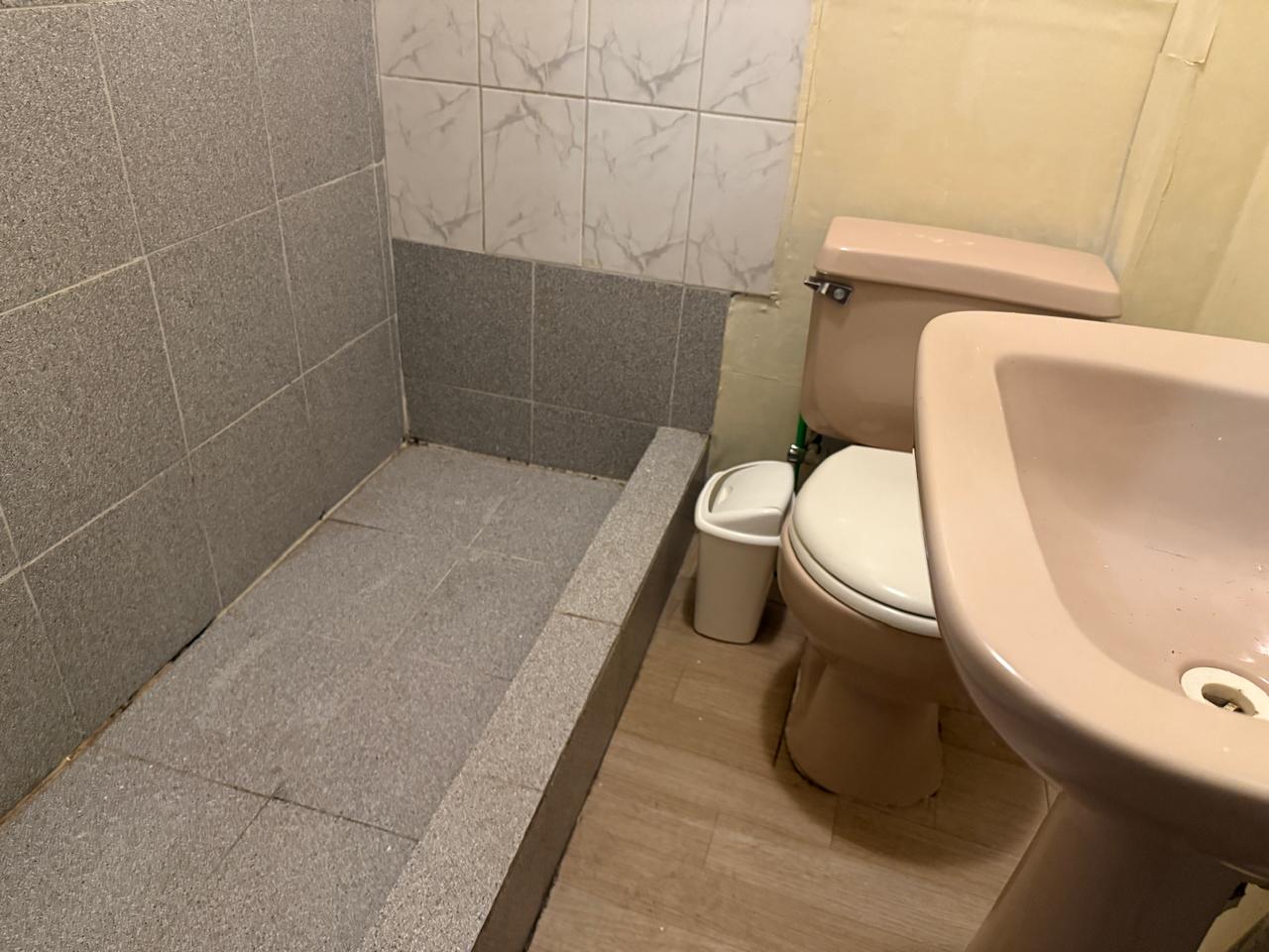 SOLO EMPRESAS - GRAN HOSTAL - AV. CIRCUNVALACION.-