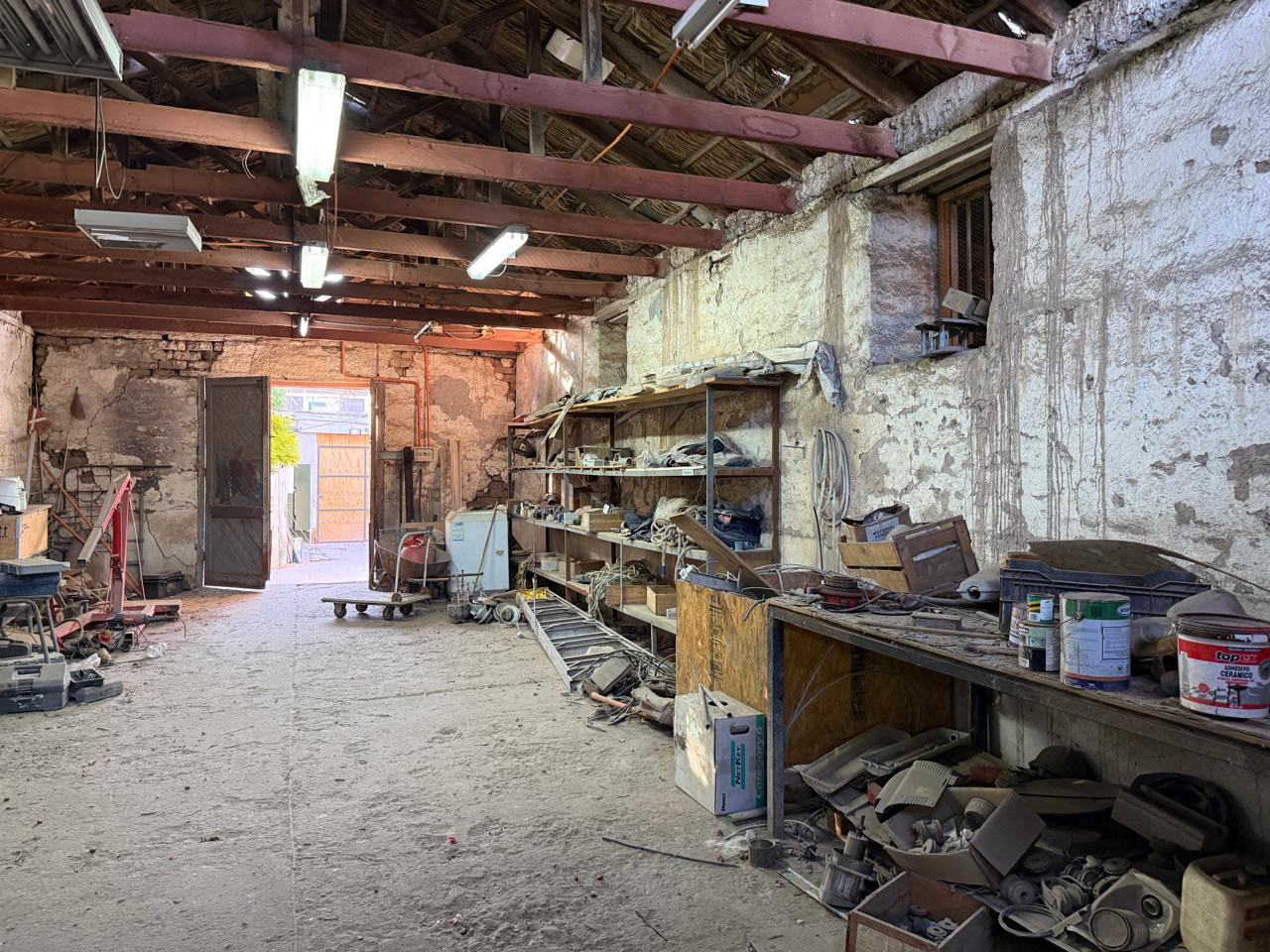 OFICINA MAS GALPONES - CALLE YERBAS BUENAS