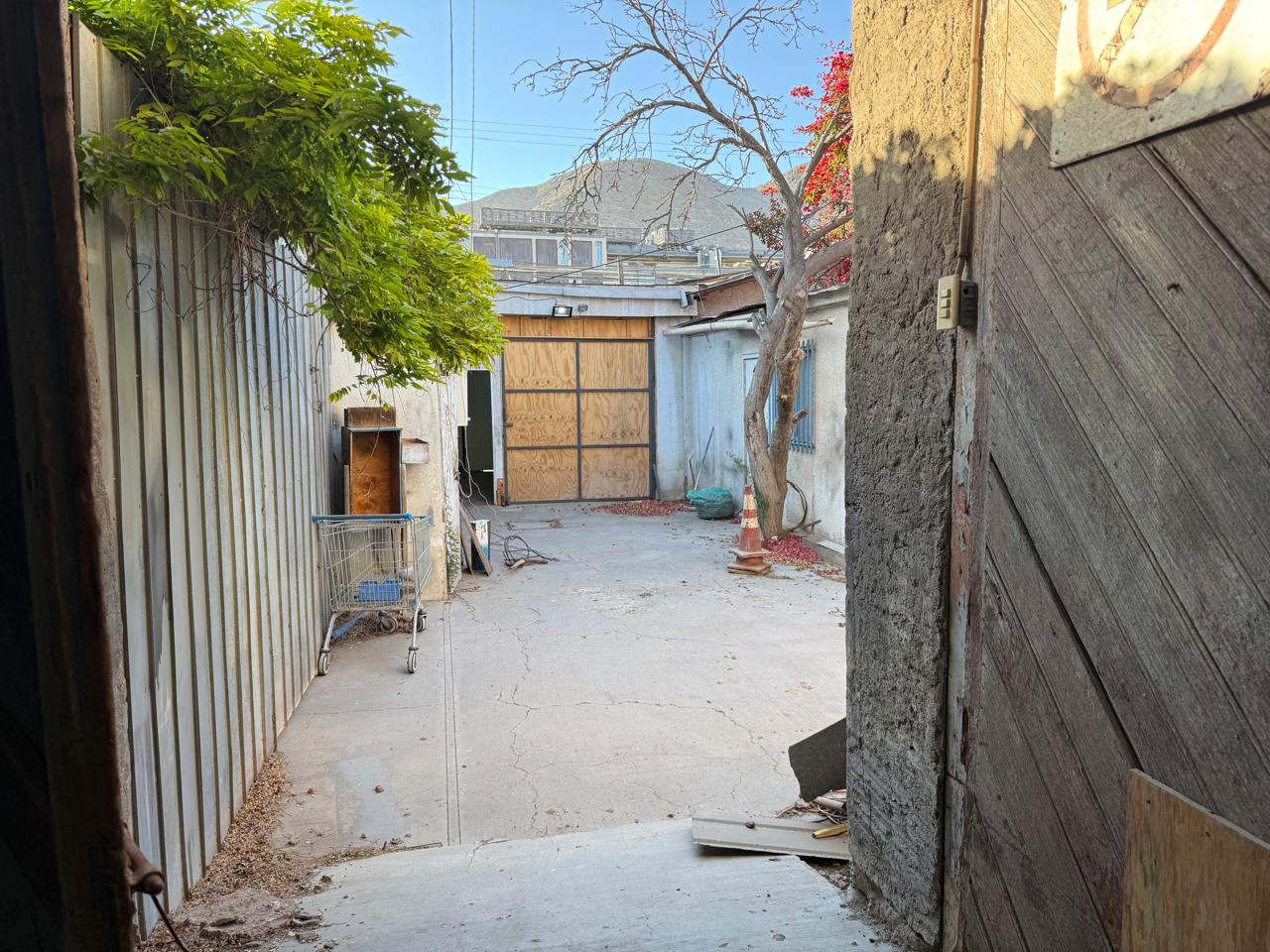 OFICINA MAS GALPONES - CALLE YERBAS BUENAS