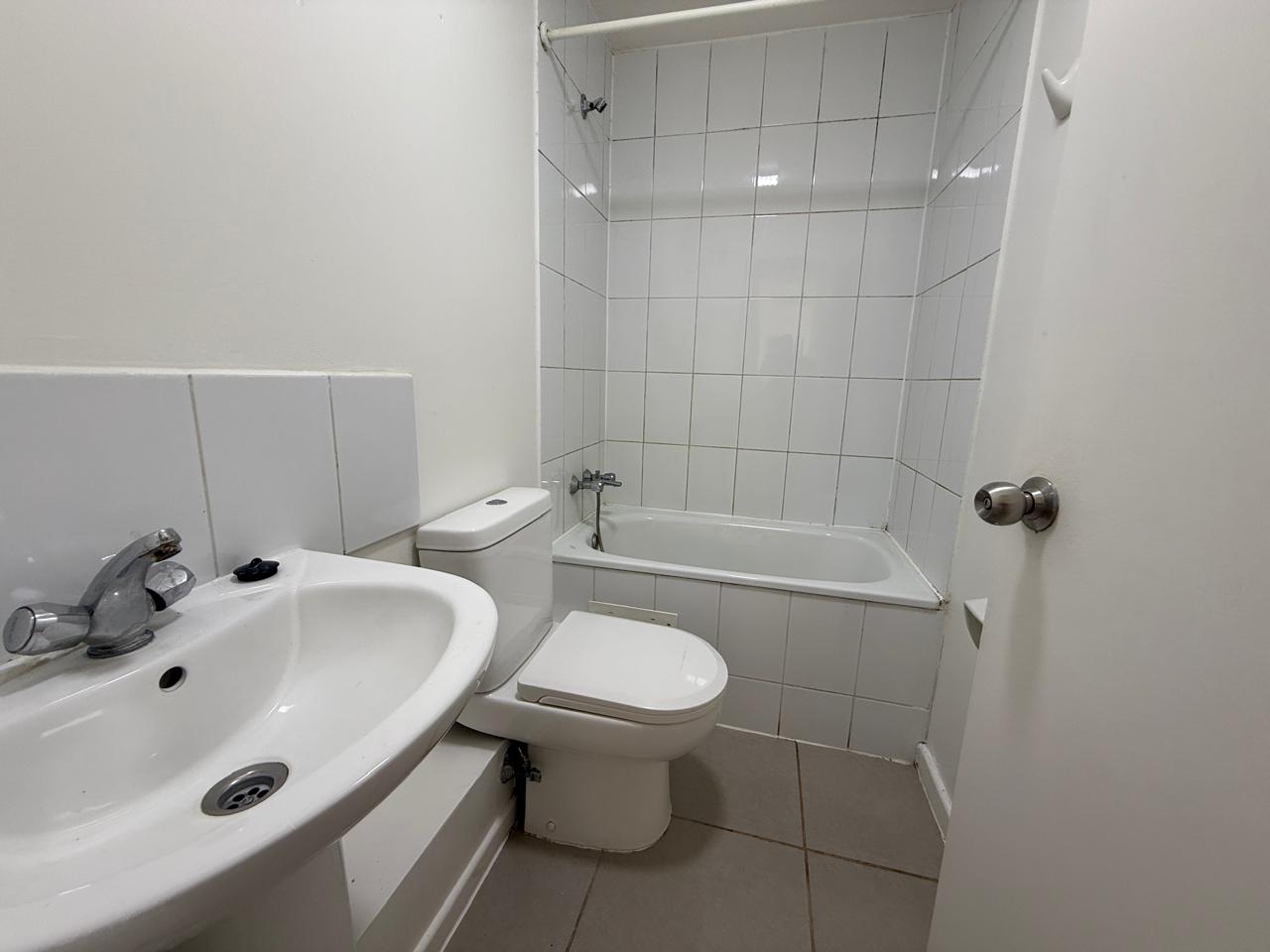 DEPTO._COND. _EL CONQUISTADOR - CALLE LEONIDAS PEREZ.-