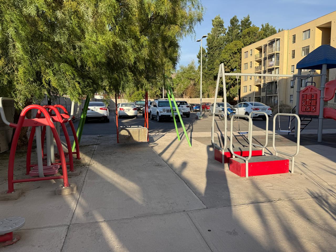 DEPTO._COND. _EL CONQUISTADOR - CALLE LEONIDAS PEREZ.-