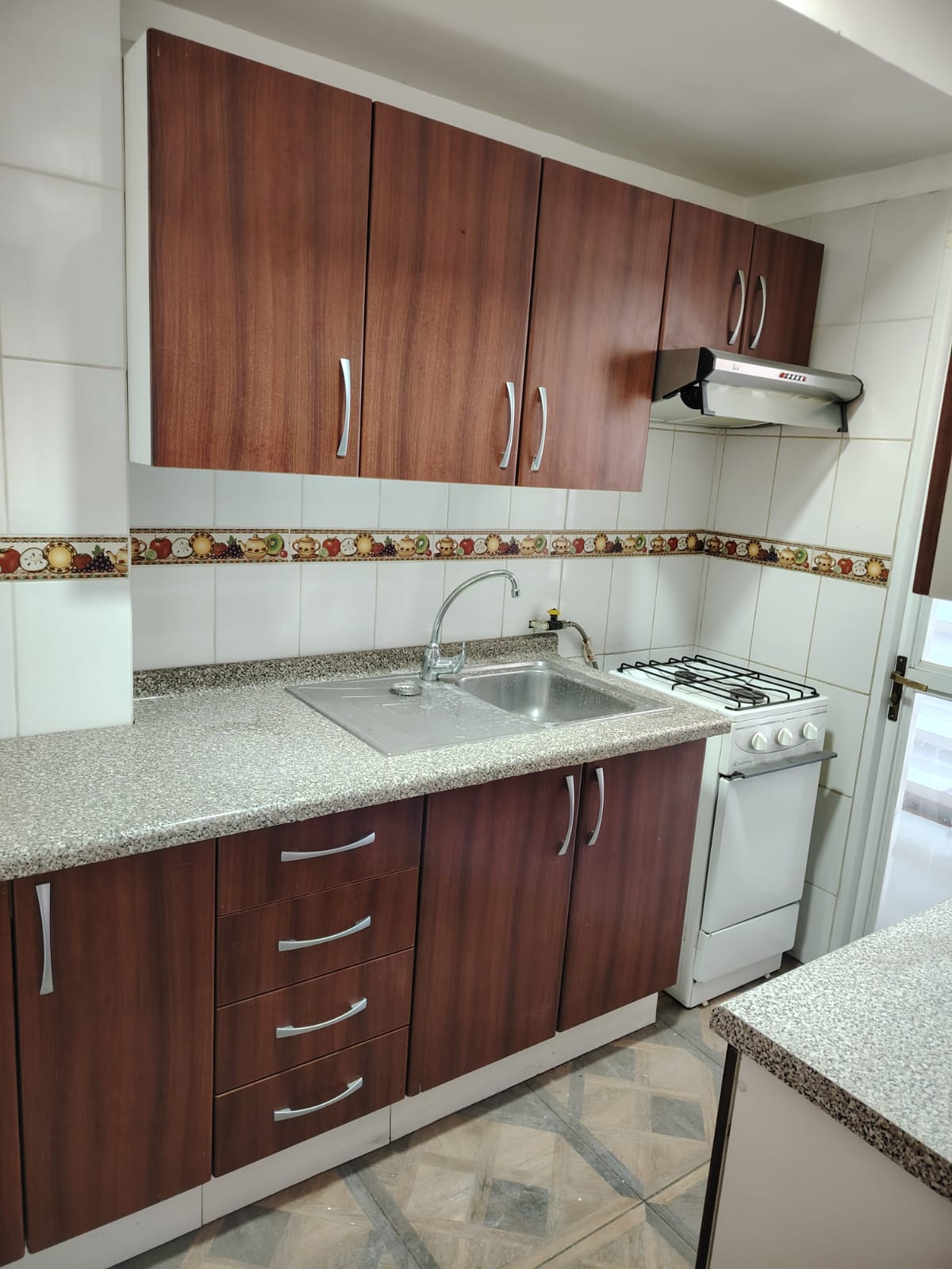 EDIFICIO PLAZA REAL - DEPARTAMENTO.-