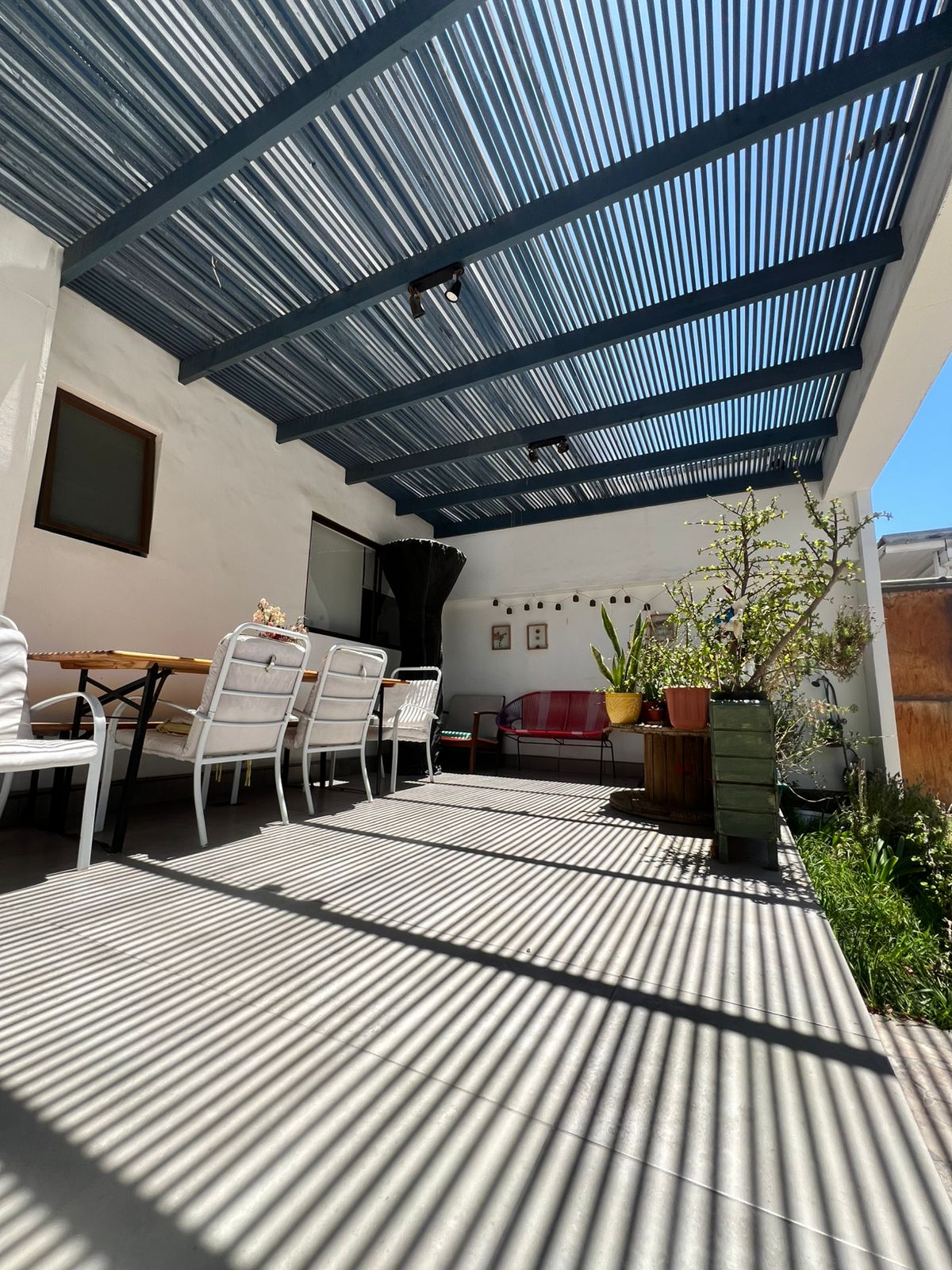 CASA REMODELADA AV.SAN ROMAN