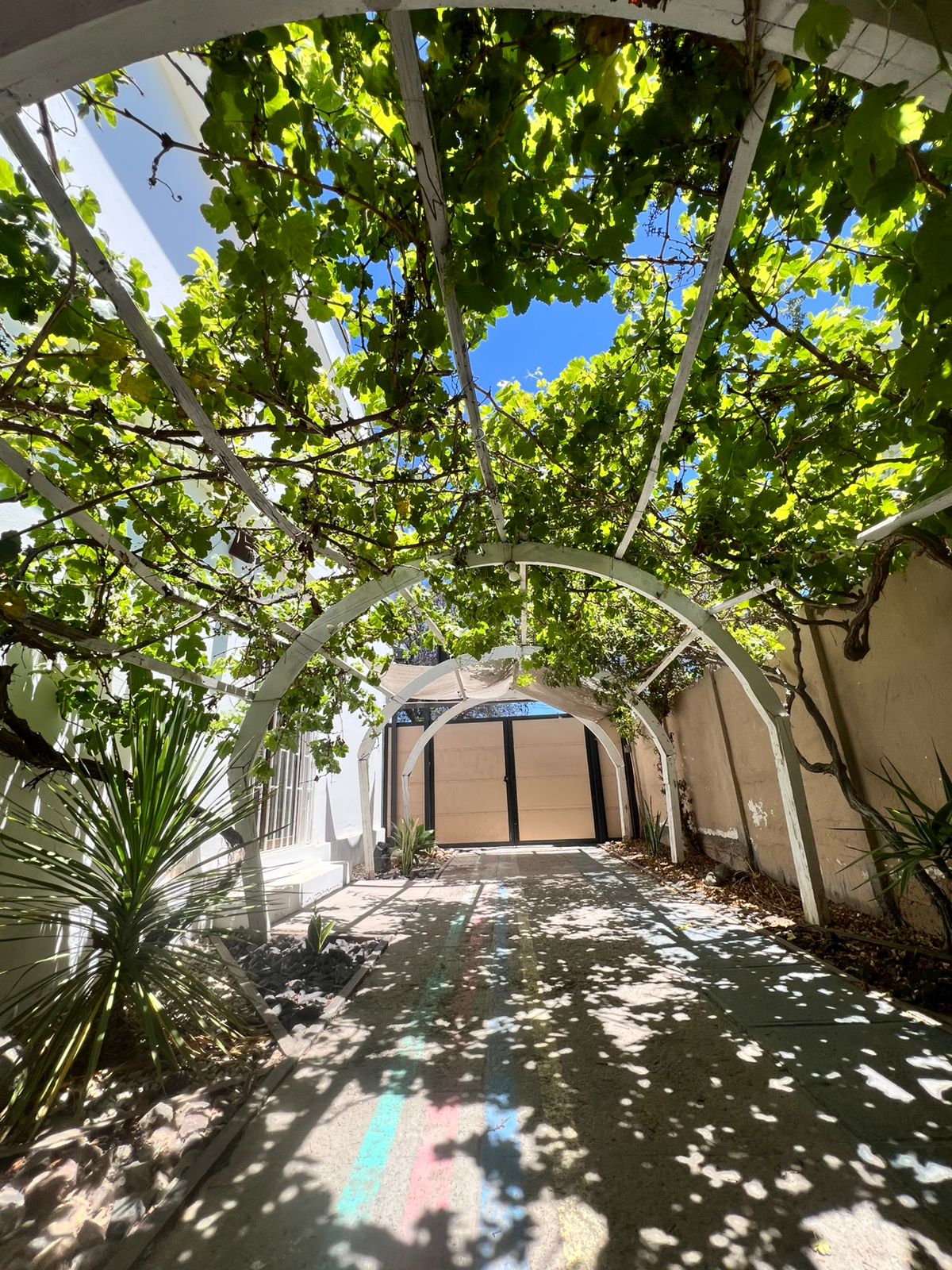 CASA REMODELADA AV.SAN ROMAN