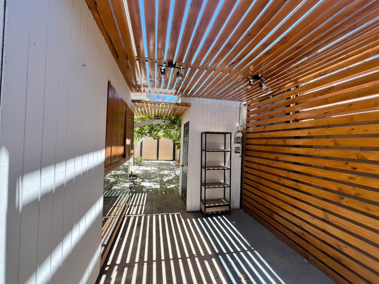 CASA REMODELADA AV.SAN ROMAN