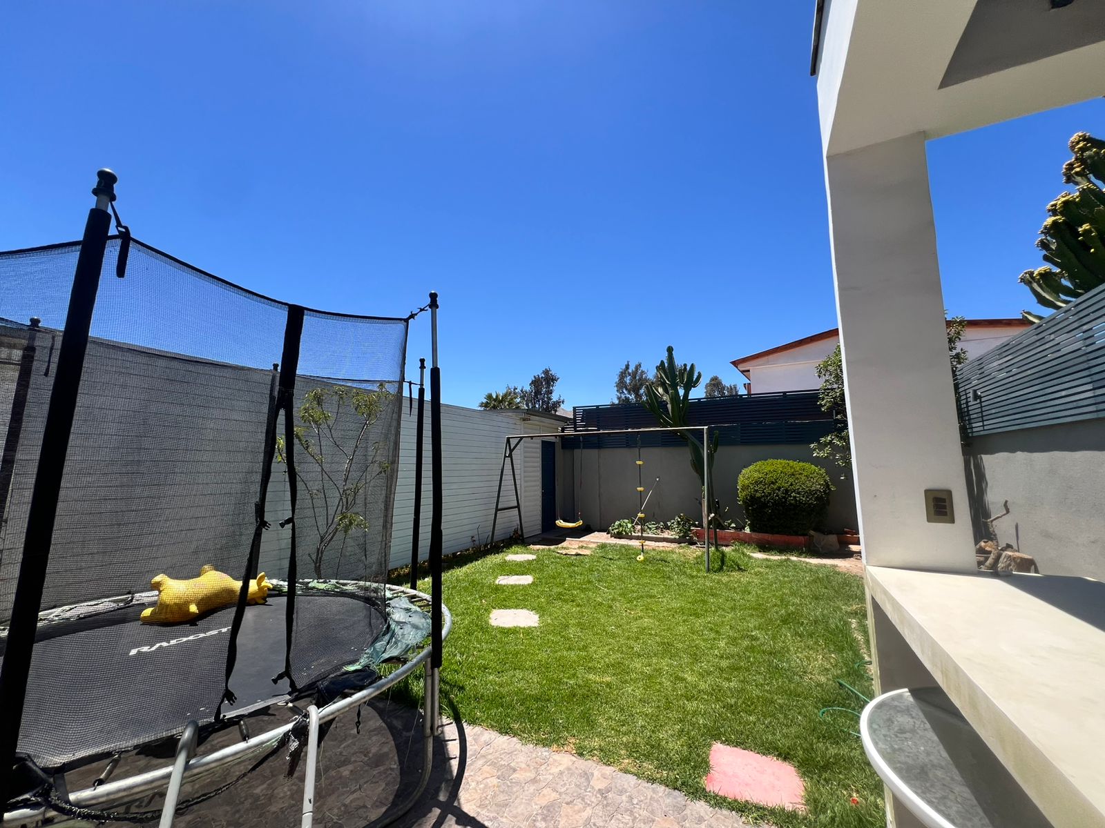 CASA REMODELADA AV.SAN ROMAN