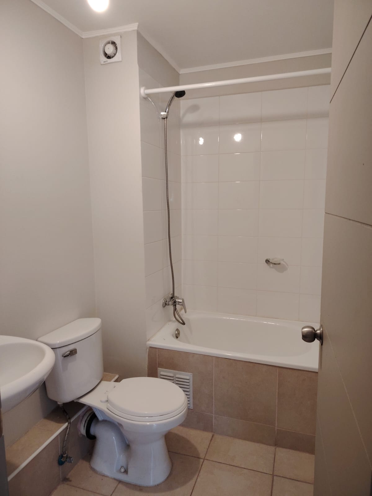 CONDOMINIO NUEVO SOL.-  (FRENTE COLEGIO SAN AGUSTIN)