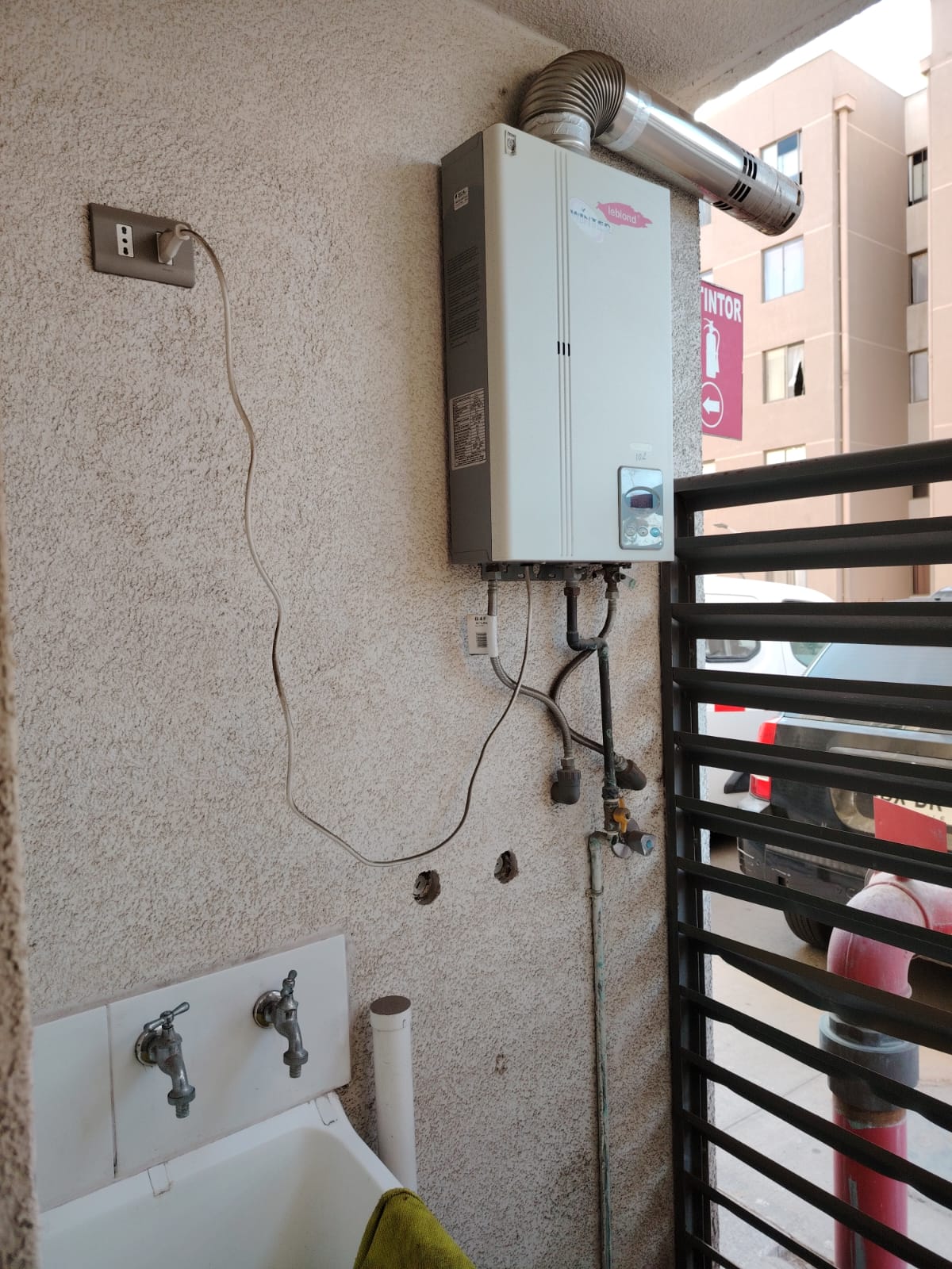 CONDOMINIO NUEVO SOL.-  (FRENTE COLEGIO SAN AGUSTIN)