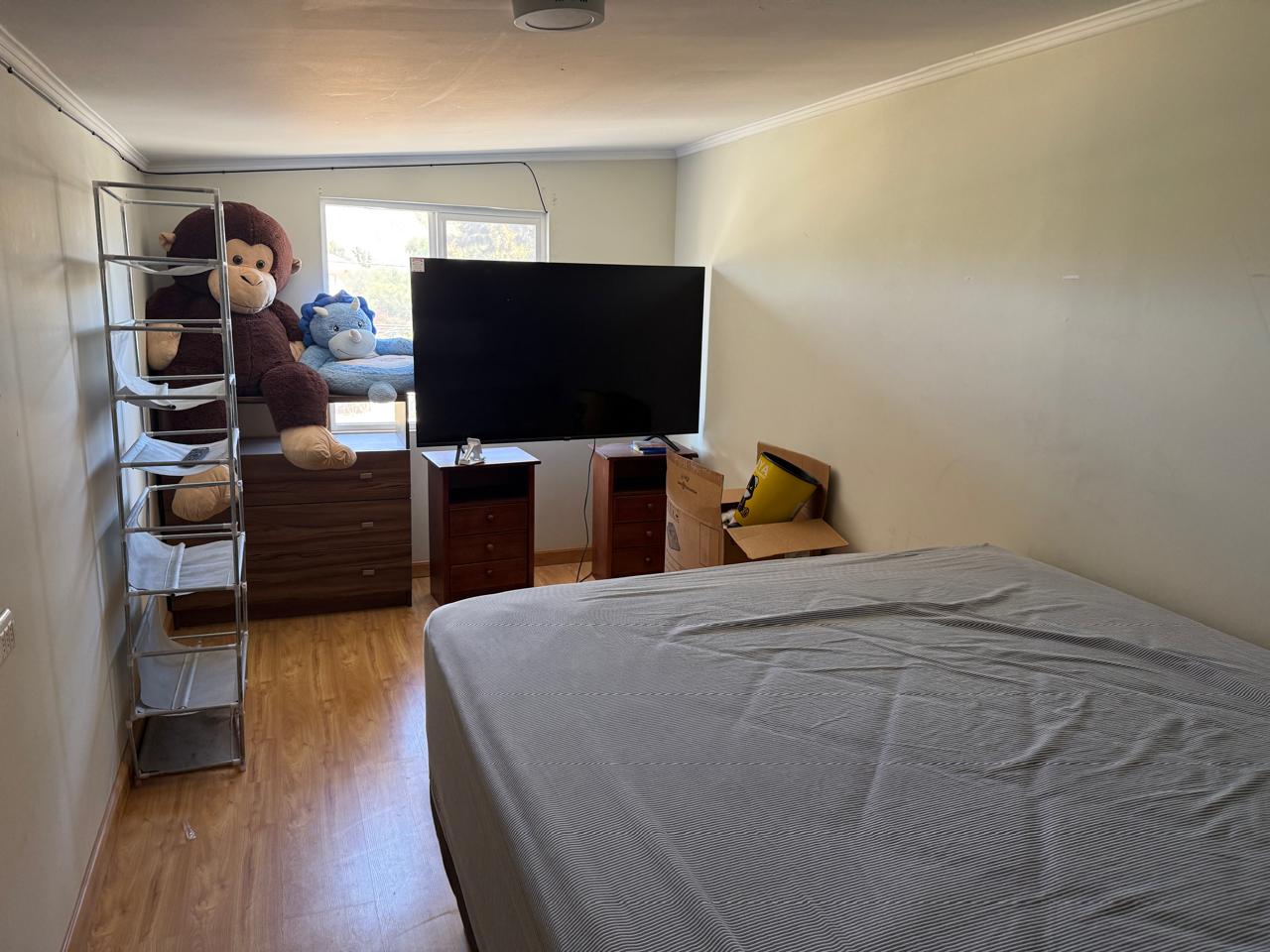 GRAN CASA - CALLE LEONIDAS PEREZ.-