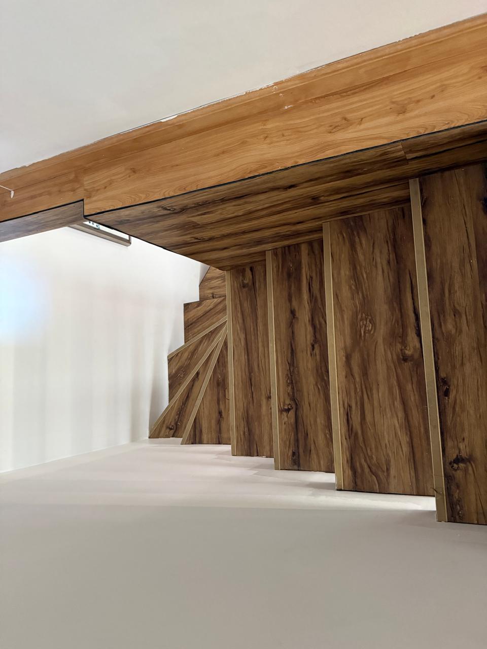 GRAN CASA - CALLE LEONIDAS PEREZ.-