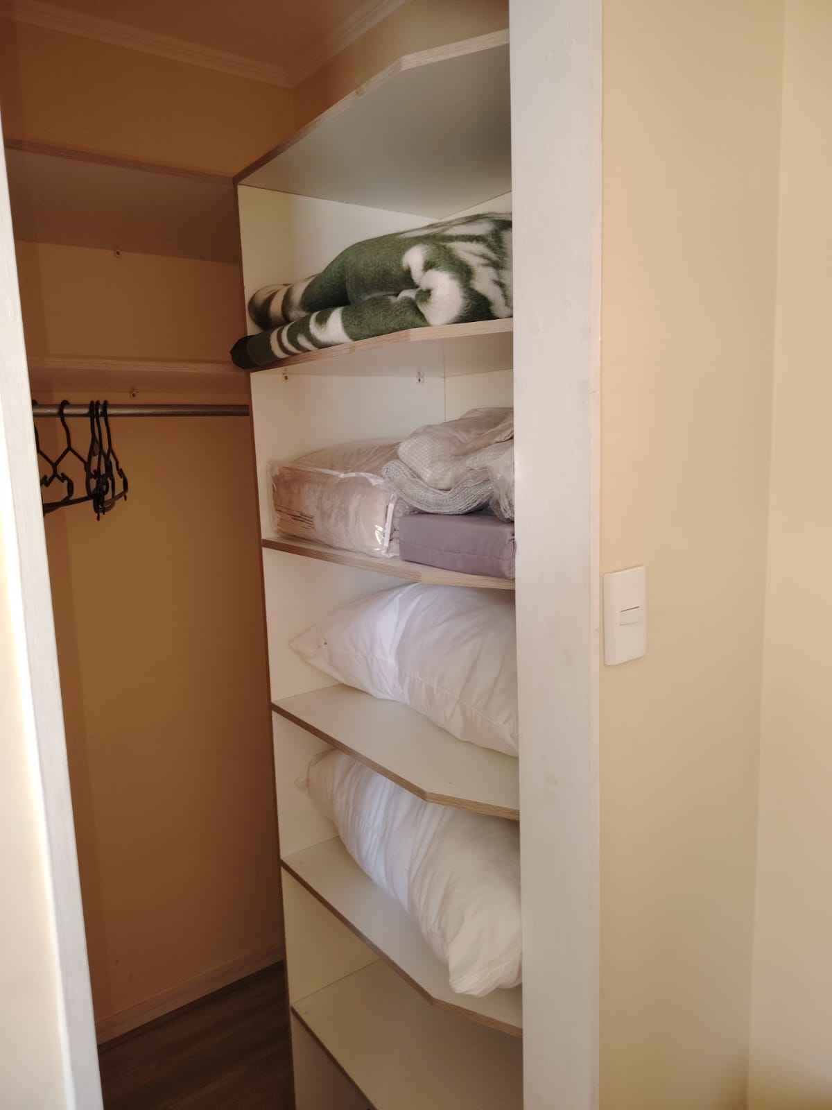 CASA FULL AMOBLADA-Año Corrido - SOLO EMPRESAS.-