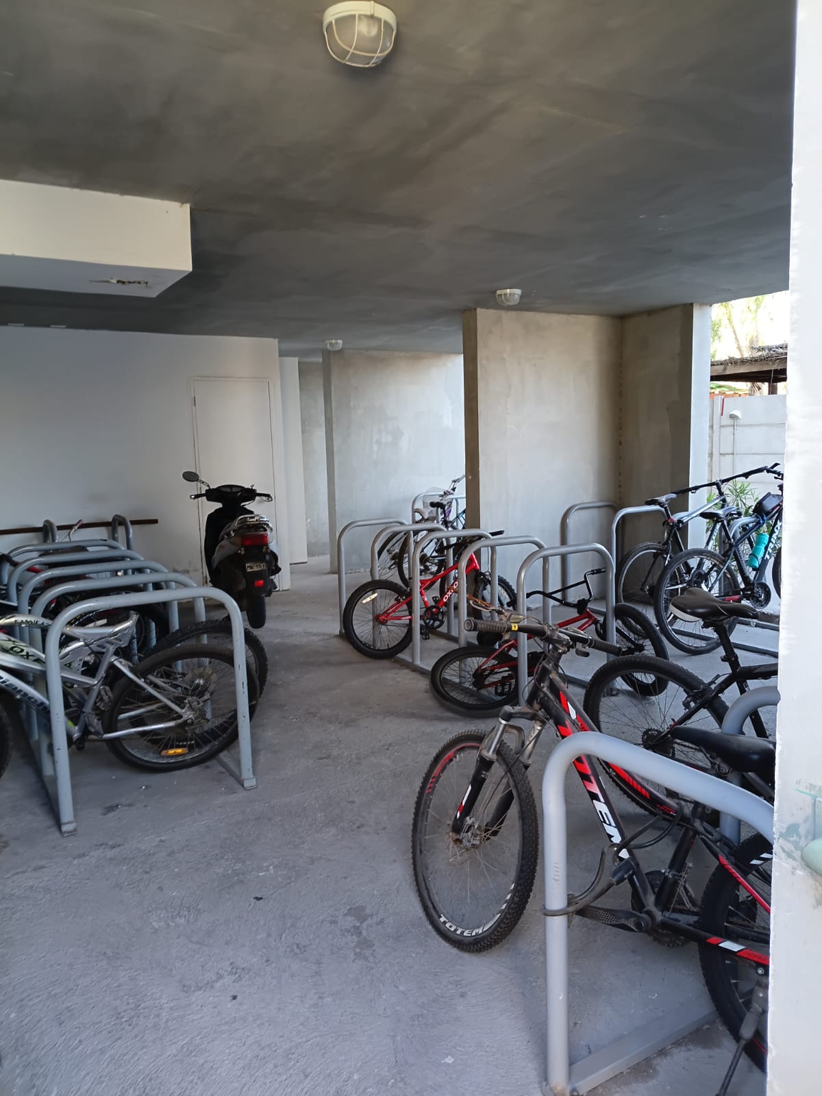 ARRIENDO COMODO DEPTO. FULL AMOBLADO EDIF. DOÑA JAVIERA