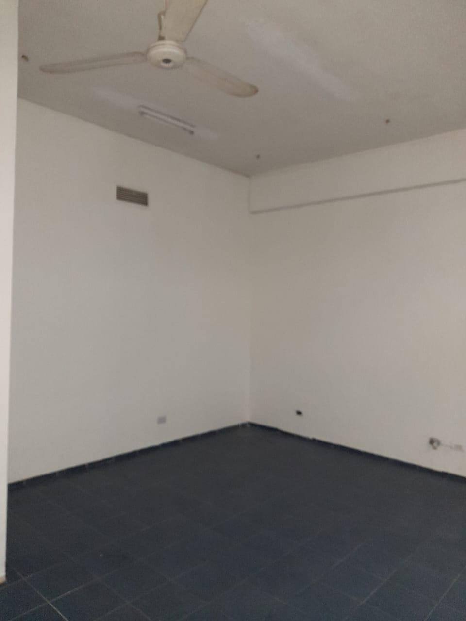LOCAL COMERCIAL_ MALL PLAZA REAL_ H-211