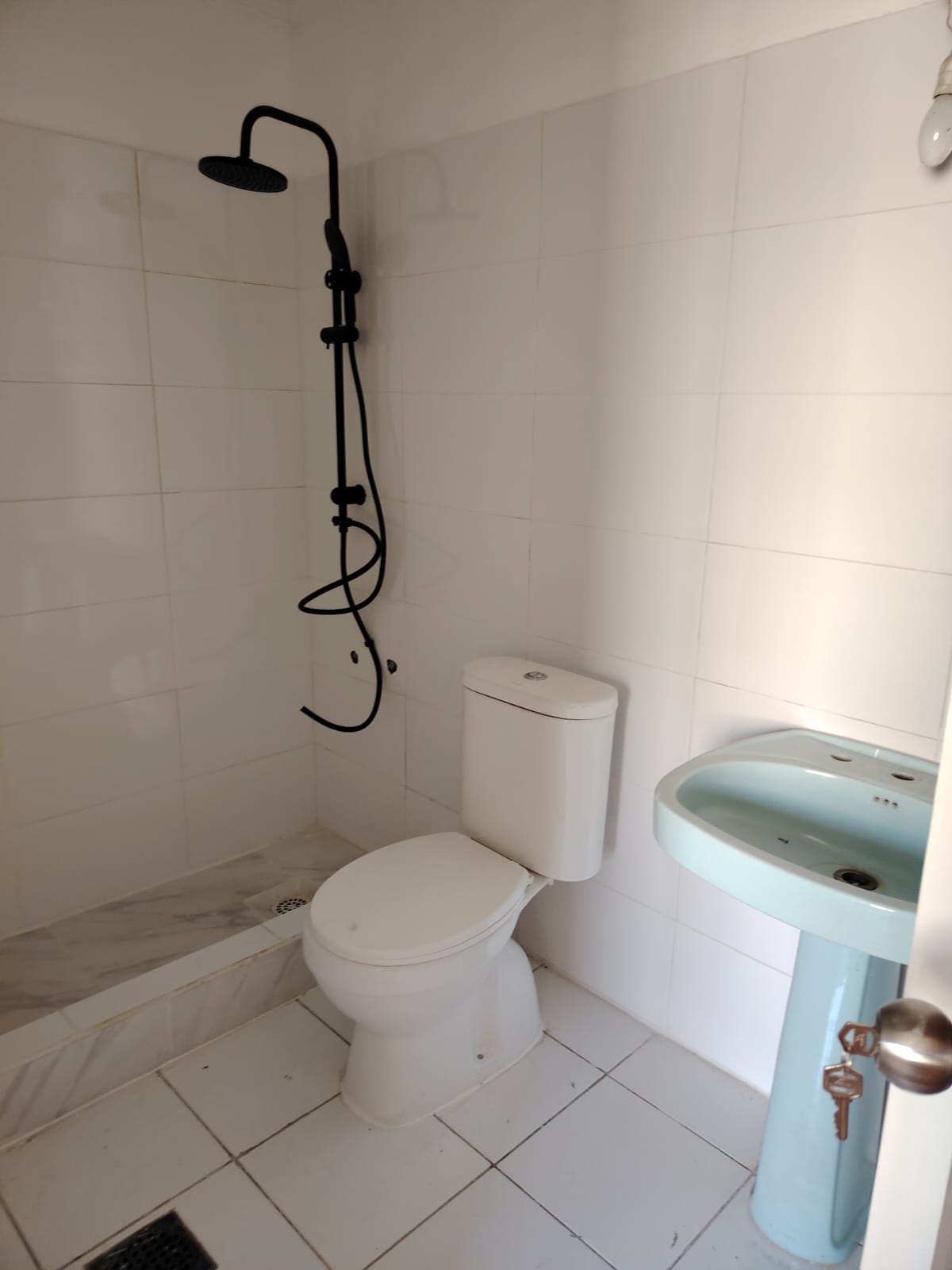 CASA AV. CIRCUNVALACION_PRINCIPALMENTE EMPRESAS