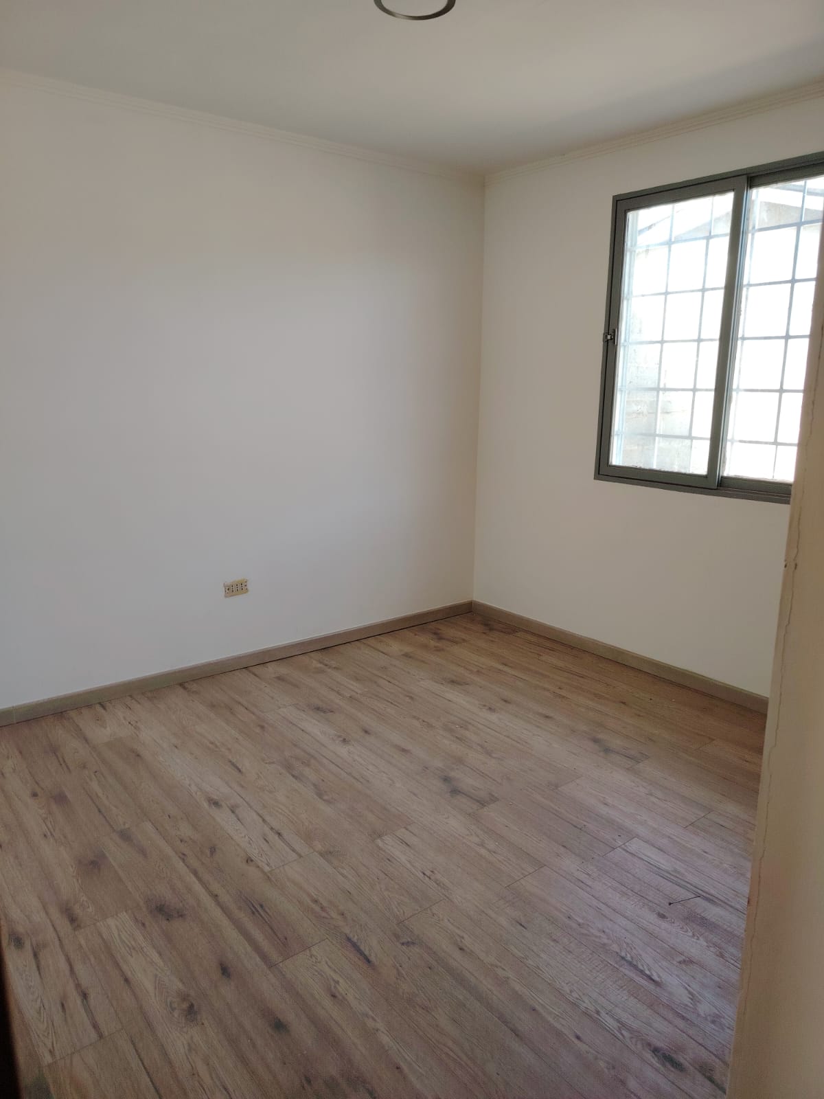 CASA AV. CIRCUNVALACION_PRINCIPALMENTE EMPRESAS