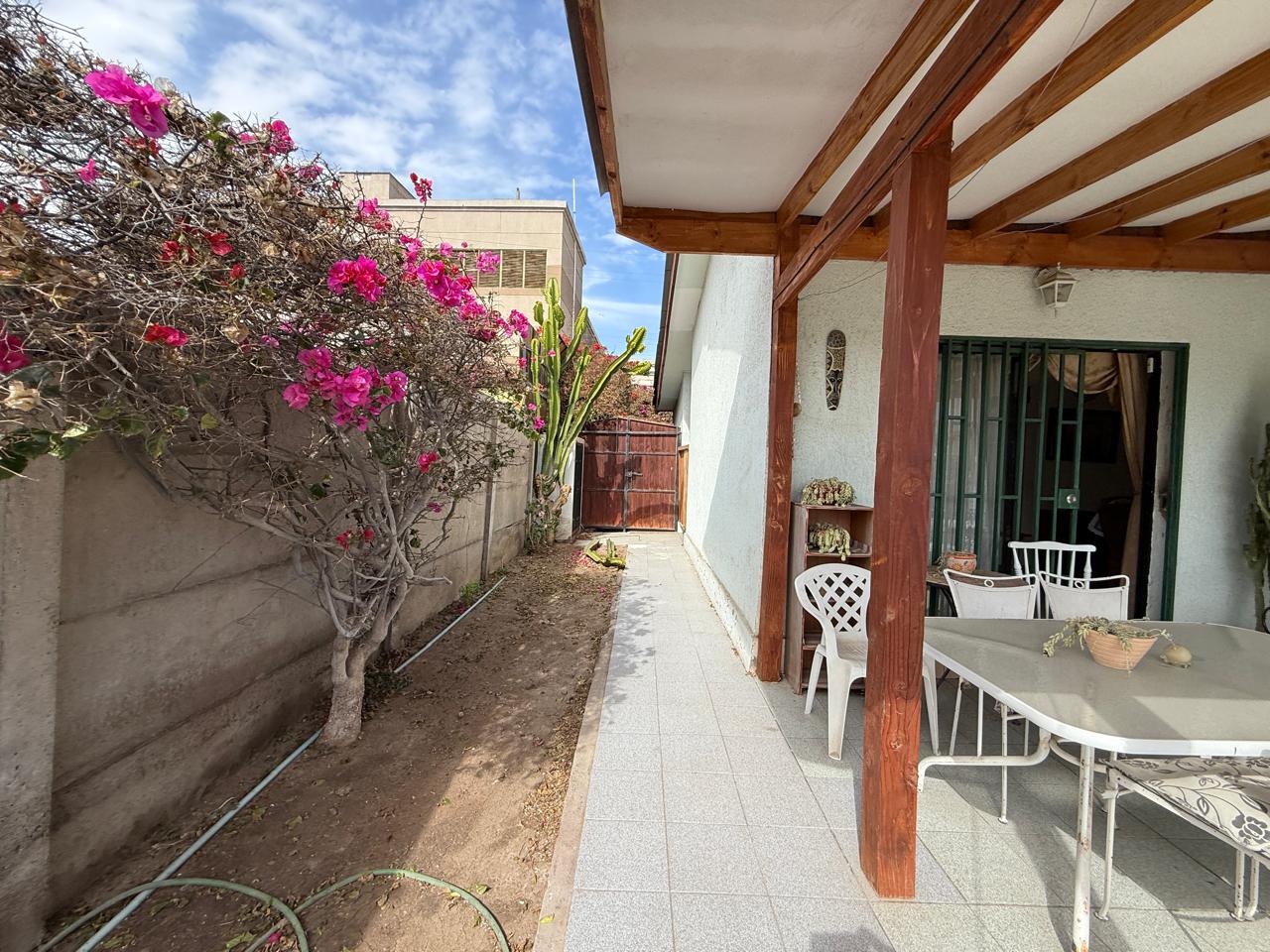 CASA 2 PISOS FULL AMOBLADA CALLE VAN BUREN