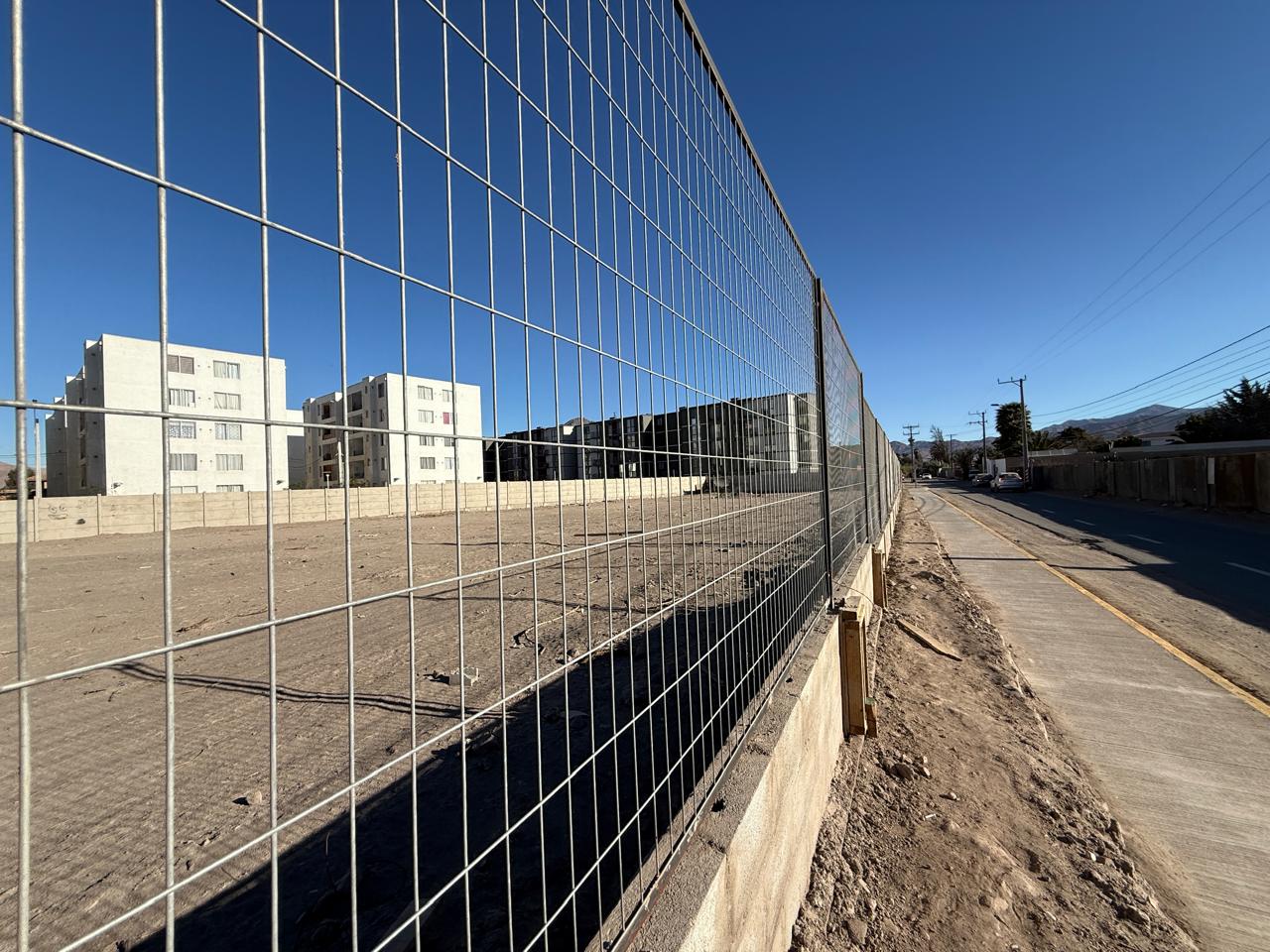 EXCELENTE TERRENO AV. LOS CARRERA/BRUNO PIZARRO.-