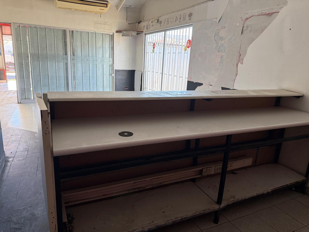 LOCAL COMERCIAL PLENA AVENIDA COPAYAPU (EX TELEPIZZA)
