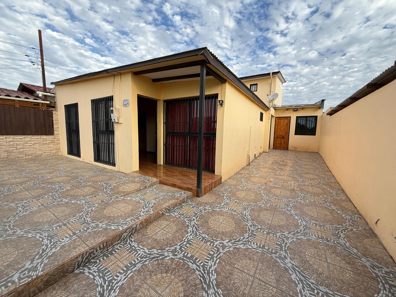 CASA CON DEPTO. INTERIOR EN CALDERA_PRINCIPALMENTE EMPRESAS