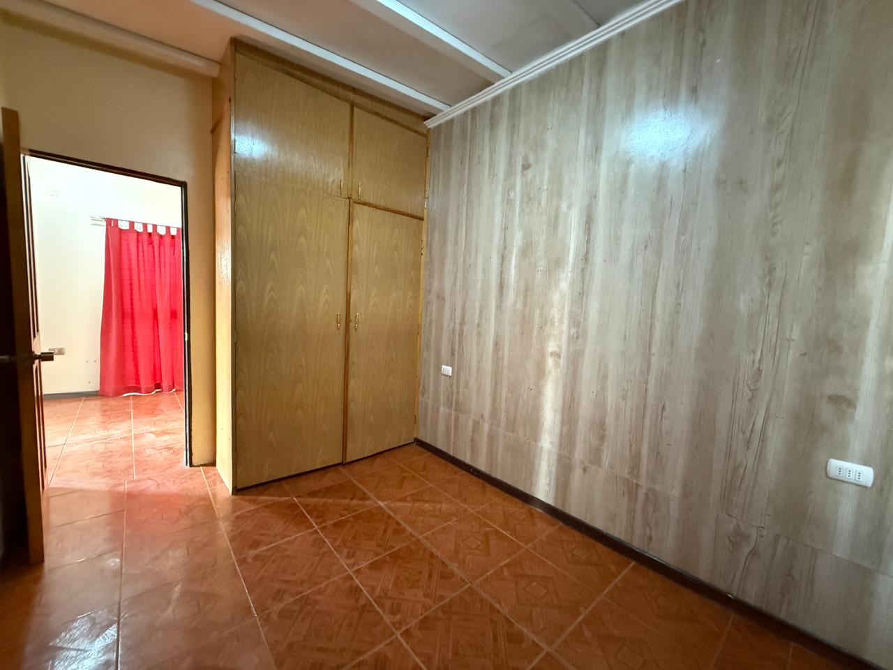 CASA CON DEPTO. INTERIOR EN CALDERA_PRINCIPALMENTE EMPRESAS