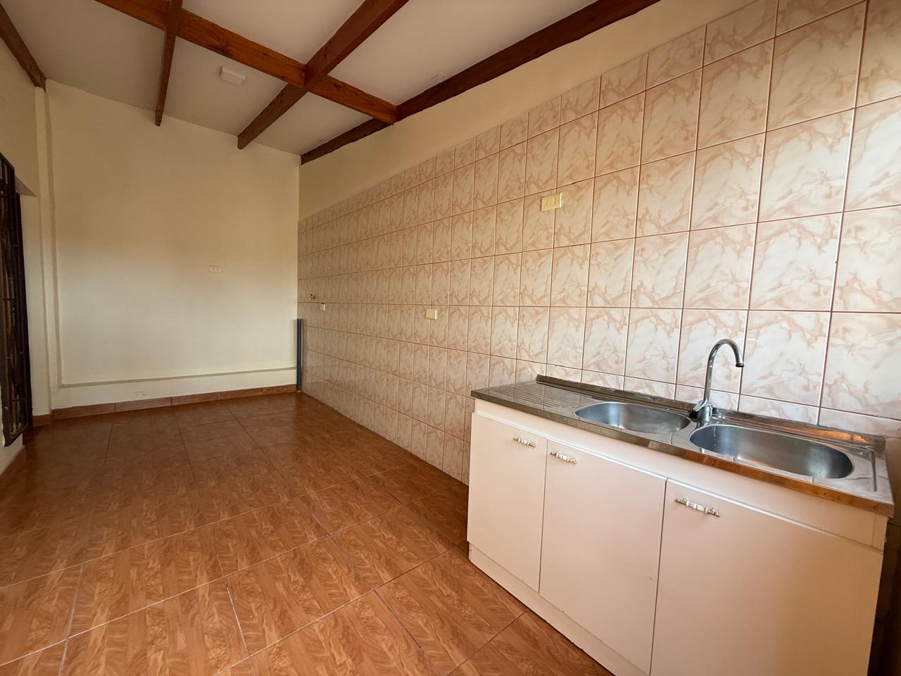 CASA CON DEPTO. INTERIOR EN CALDERA_PRINCIPALMENTE EMPRESAS