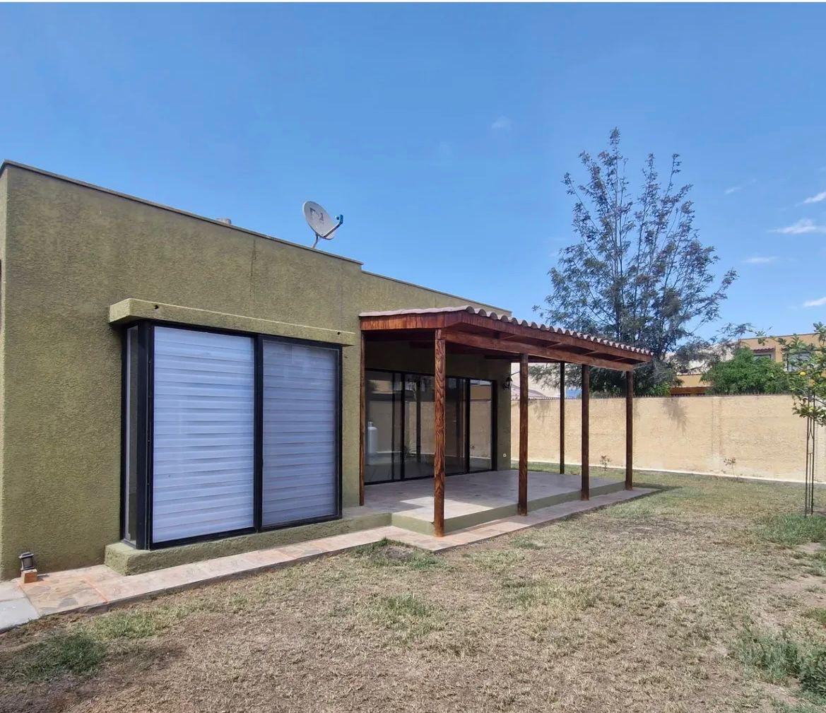 LINDA CASA EN VILLA LA COLINA_LAGUNA SANTA ROSA 621