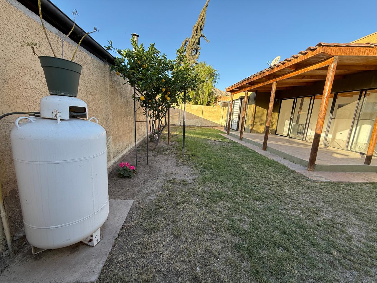LINDA CASA EN VILLA LA COLINA_LAGUNA SANTA ROSA 621