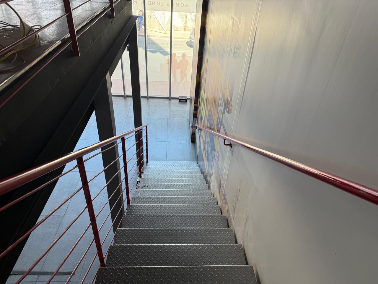 ARRIENDO LOCAL COMERCIAL PLENO CENTRO_PRIMER PISO HOTEL IBIS
