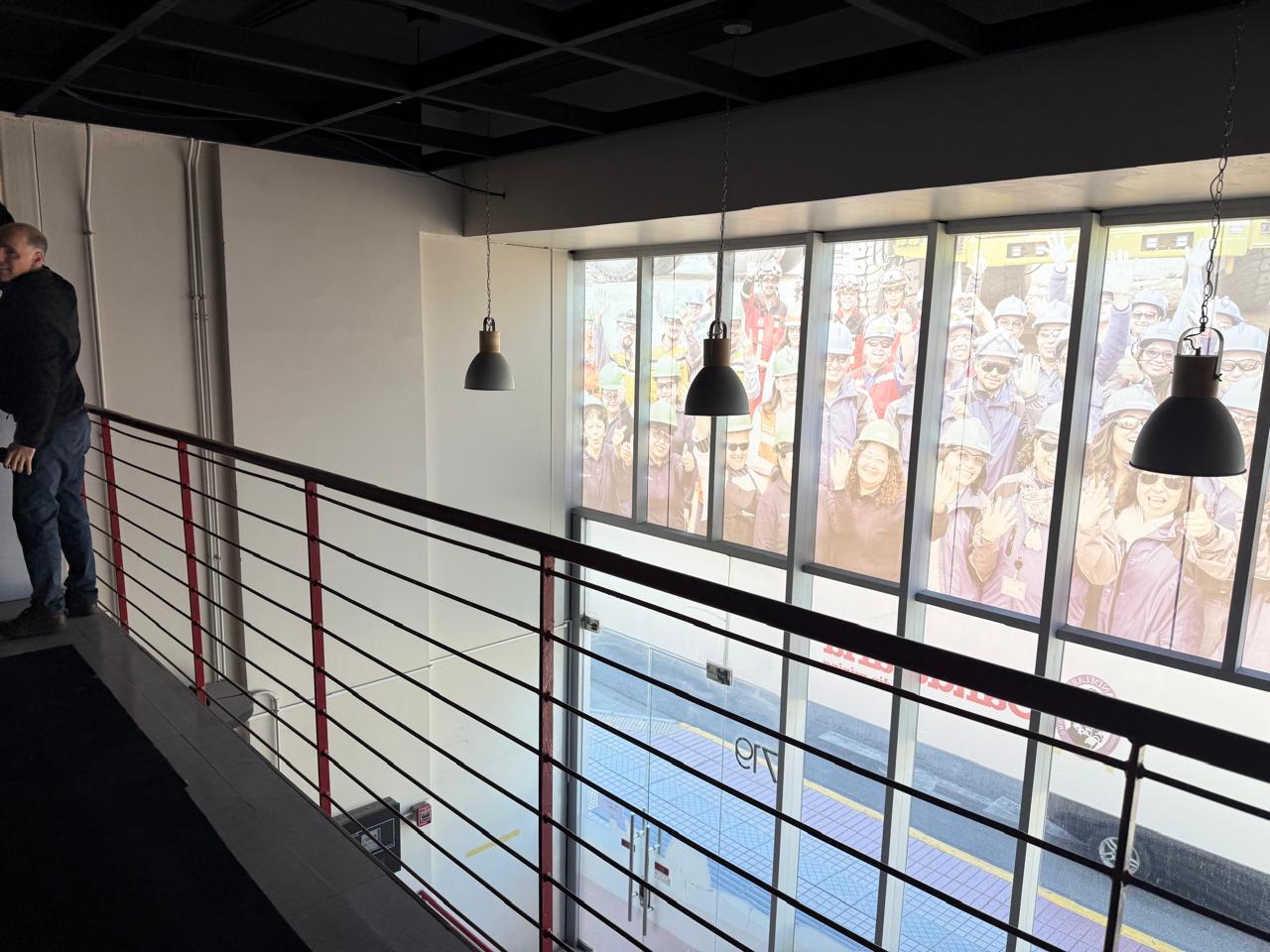GRAN LOCAL COMERCIAL PLENO CENTRO - PRIMER PISO HOTEL IBIS.-