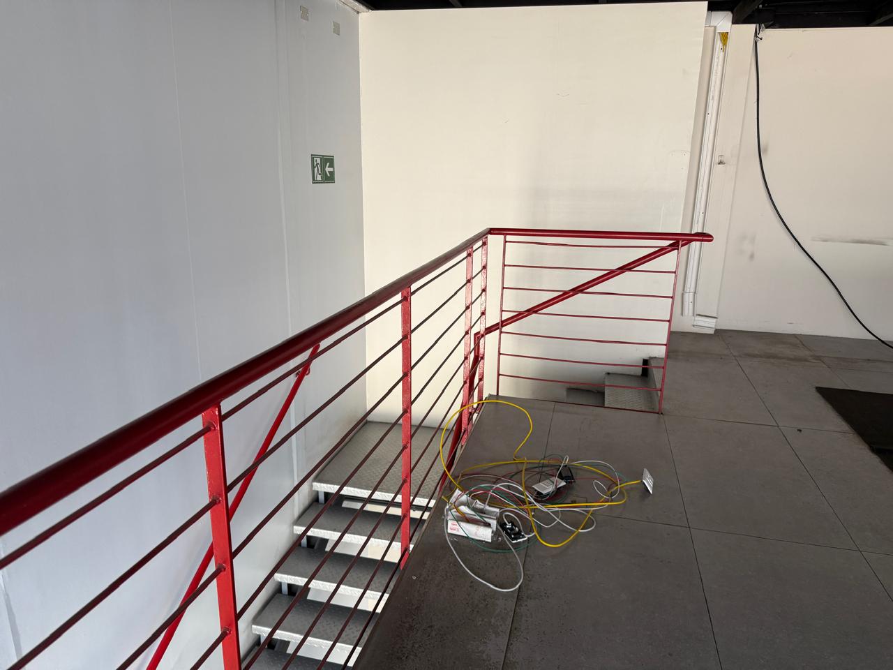GRAN LOCAL COMERCIAL PLENO CENTRO - PRIMER PISO HOTEL IBIS.-